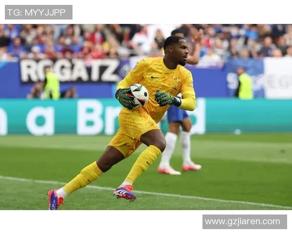 世界杯精彩对决AC米兰3-0战胜切尔西乌龙球引发争议与热议