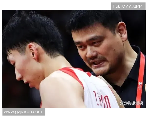 马布里公开辱骂姚明引发热议篮球界的风波与争论 马布里公开辱骂姚明引发热议篮球界的风波与争论